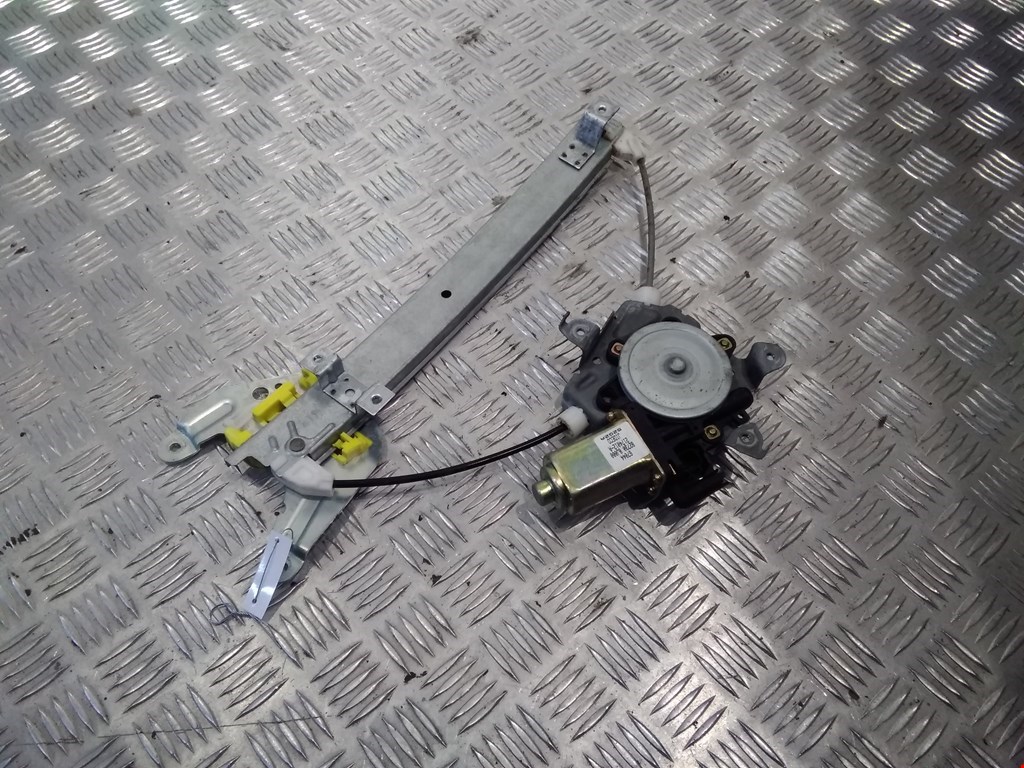 Стеклоподъемник электрический двери задней правой Nissan Altima (L31), Altima (L31)
Стеклоподъемник электрический двери задней правой Nissan Altima (L31), Altima (L31)