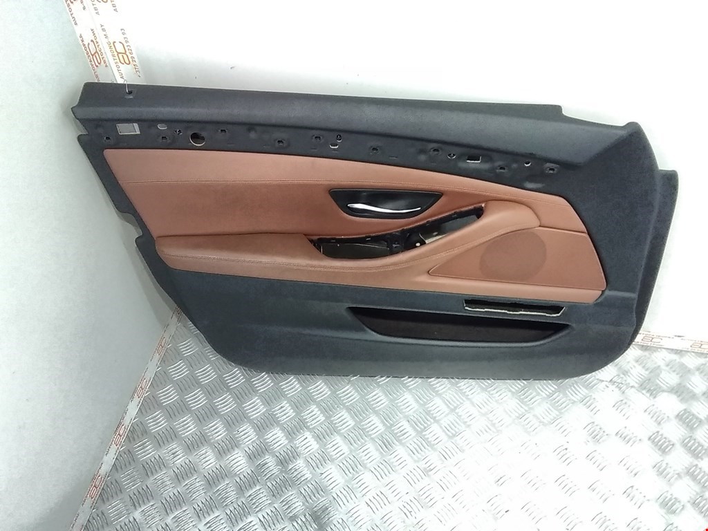 Обшивка (карта) двери передней левой BMW 5 Series (F10/F11), 5 Series (F10/F11)
Обшивка (карта) двери передней левой BMW 5 Series (F10/F11), 5 Series (F10/F11)