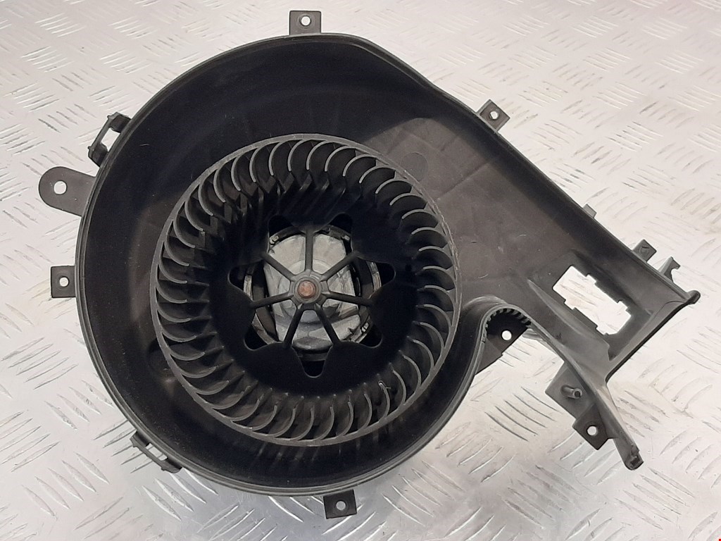 Моторчик (двигатель) печки Opel Vectra C, Vectra C 
Моторчик (двигатель) печки Opel Vectra C, Vectra C