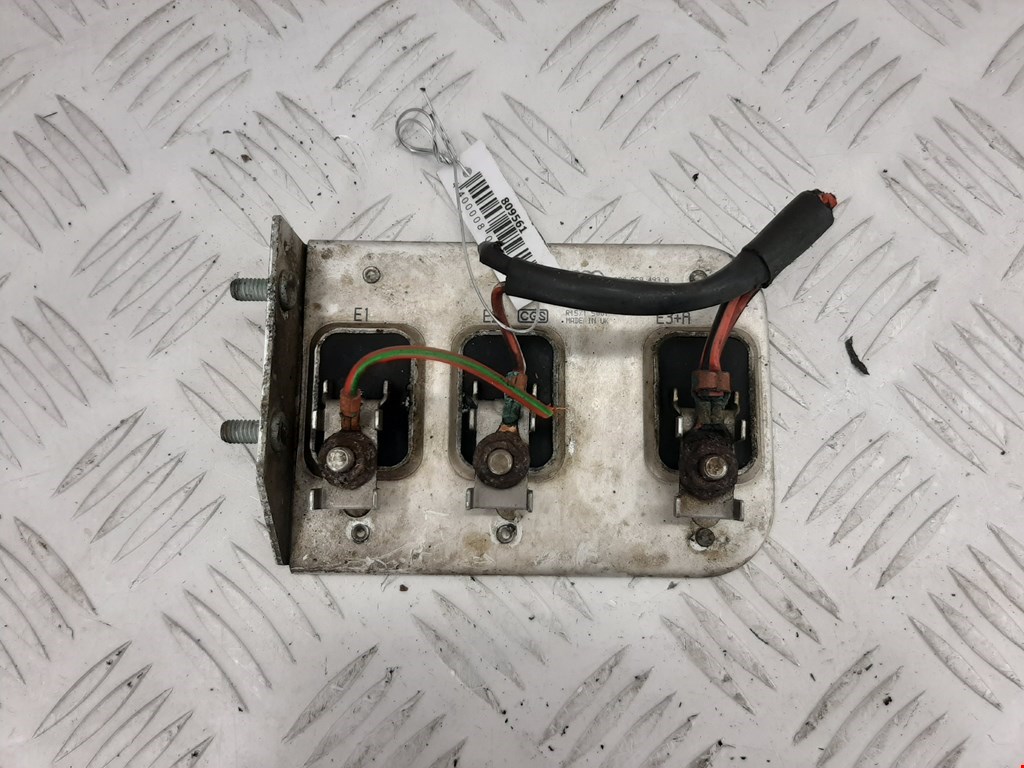 Блок управления вентилятором (реле) Audi A6 C5 Allroad, A6 C5 Allroad 
Блок управления вентилятором (реле) Audi A6 C5 Allroad, A6 C5 Allroad