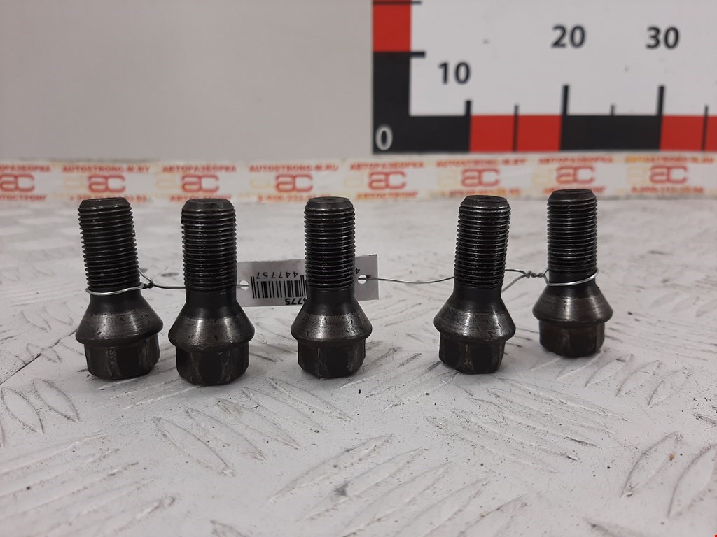 Болт (гайка) колеса BMW X5 (E70), X5 (E70) 
Болт (гайка) колеса BMW X5 (E70), X5 (E70)