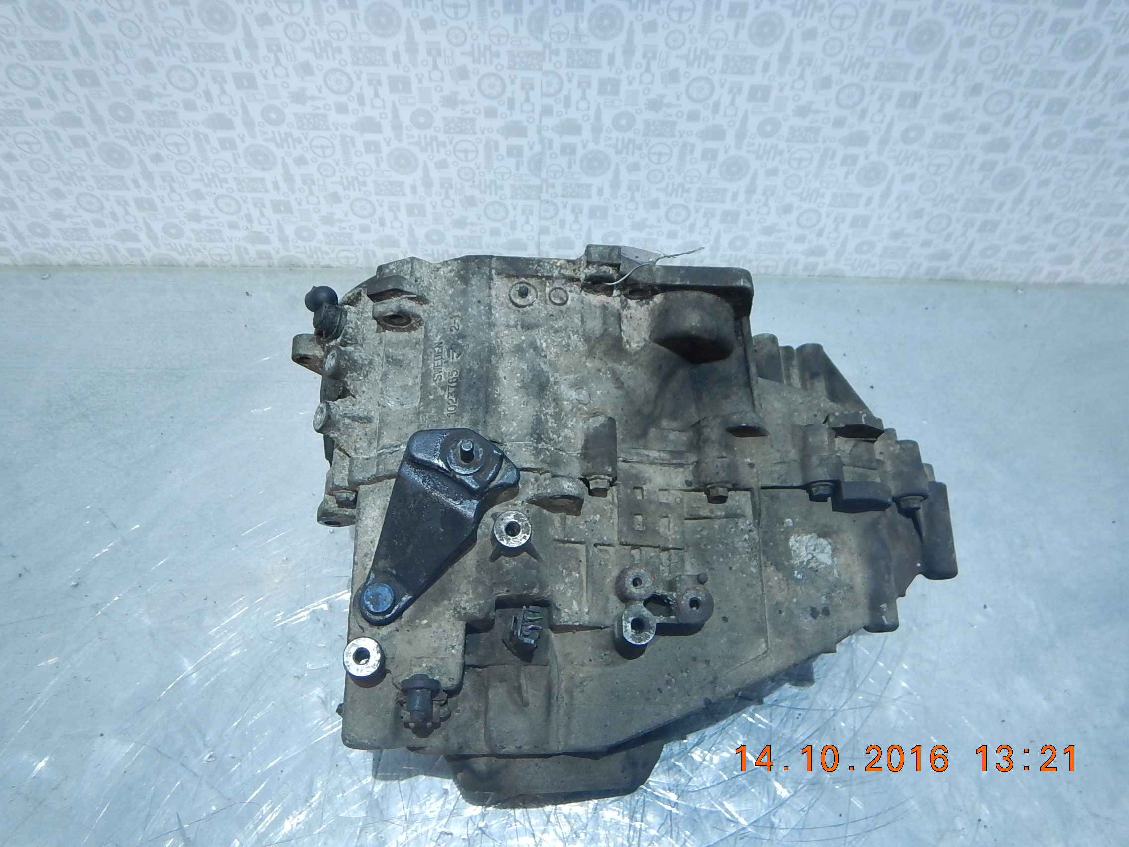 Как снять кпп volvo s40 1.6 бензин