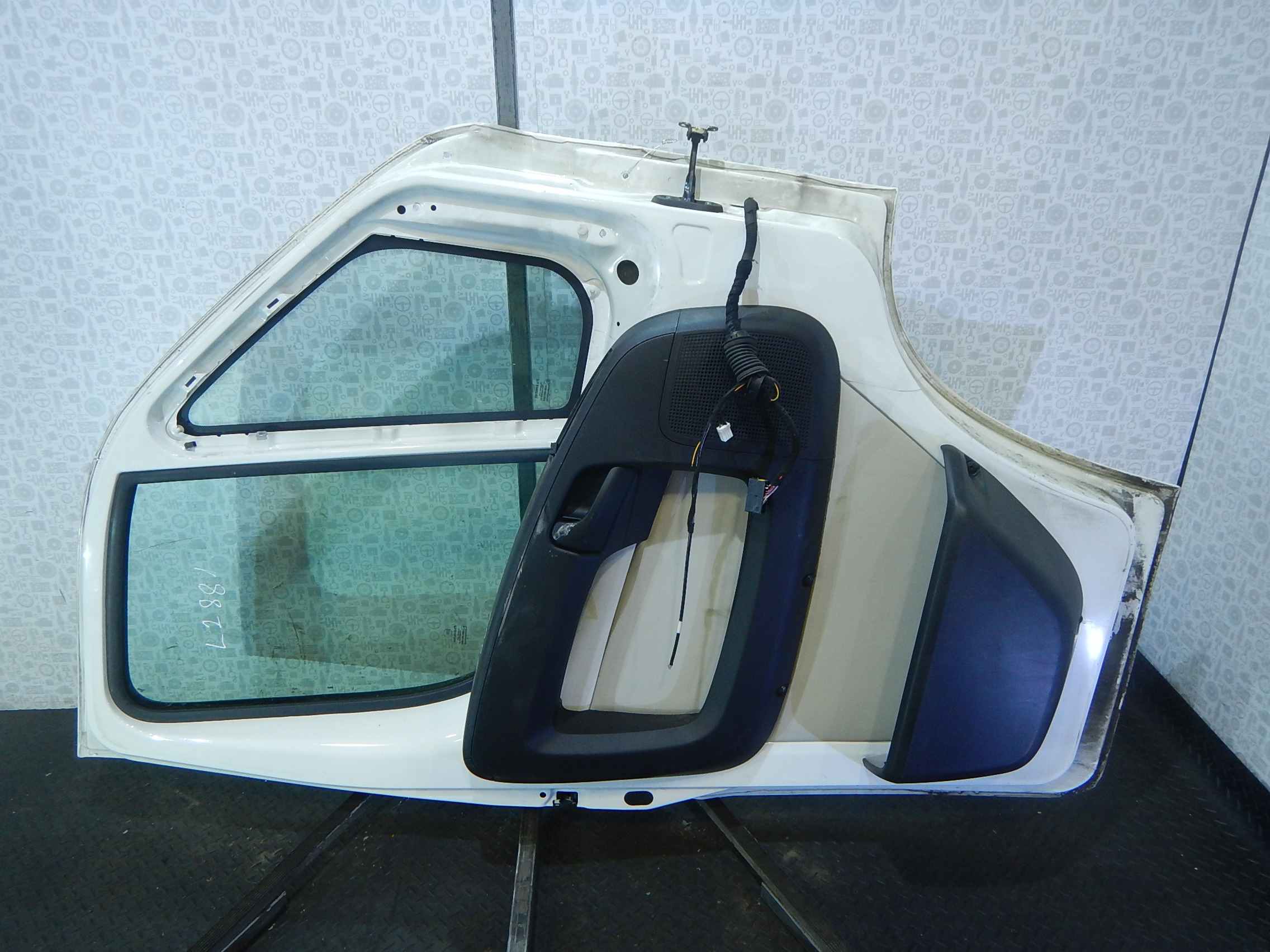 

Дверь передняя левая Peugeot Boxer 2, Boxer 2