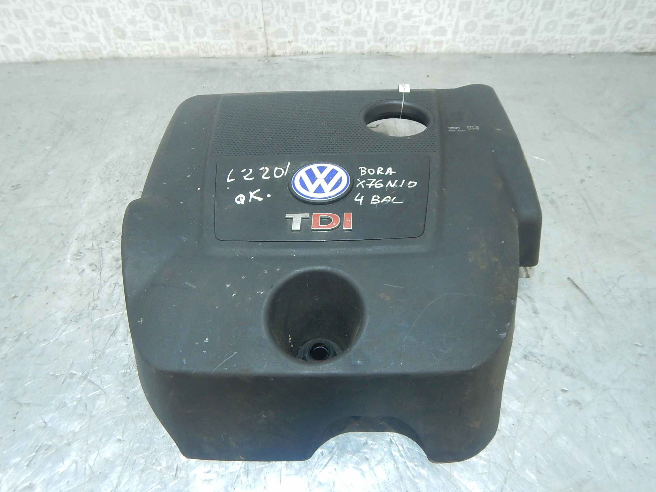 

Накладка декоративная (на ДВС) Volkswagen Bora, Bora