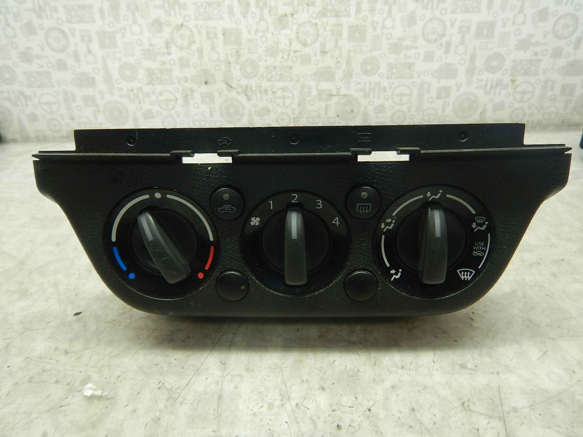 

Переключатель печки Suzuki Swift 2, Swift 2