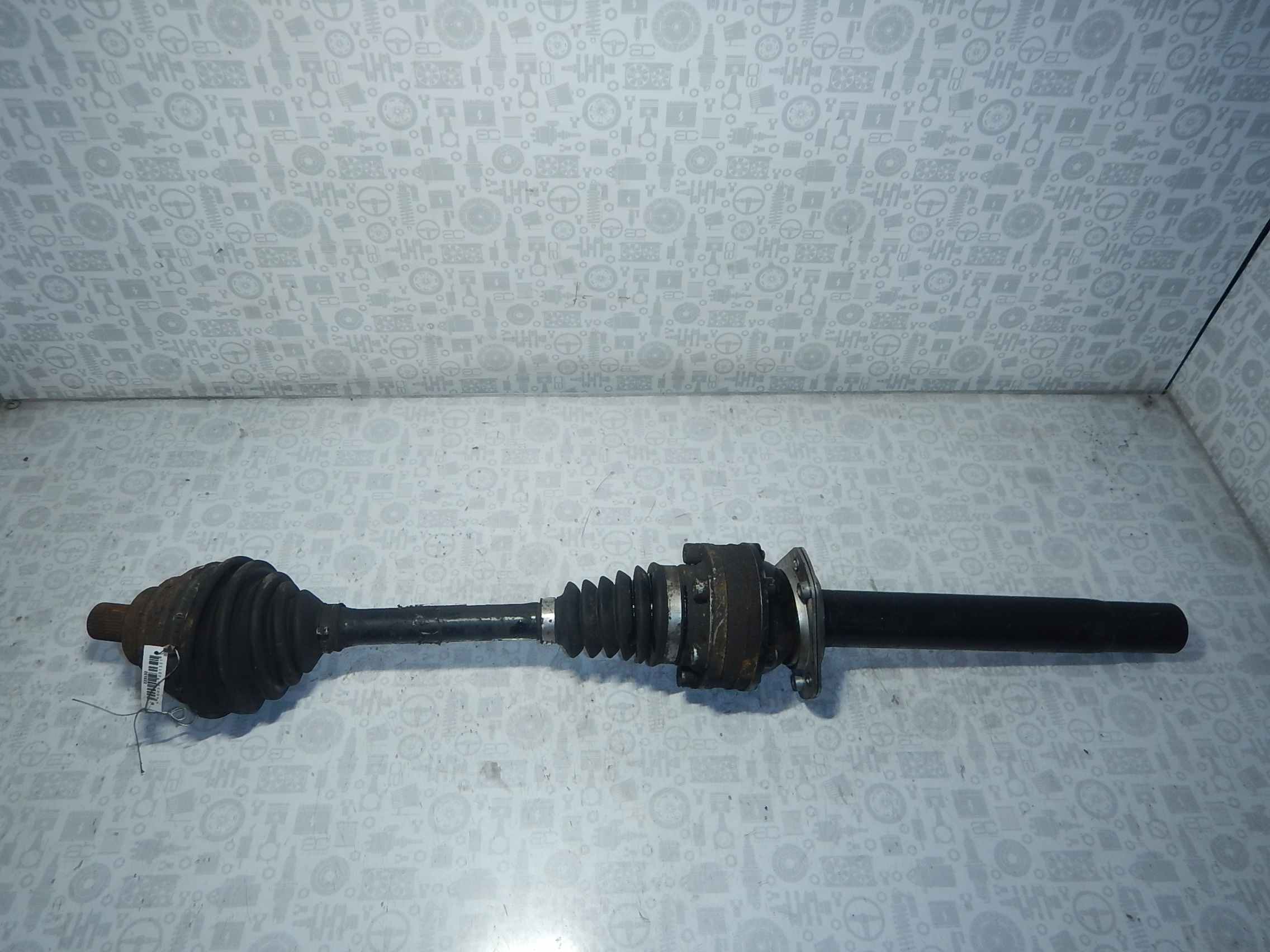 

Полуось передняя правая (приводной вал шрус) Skoda Octavia 1Z, Octavia 1Z