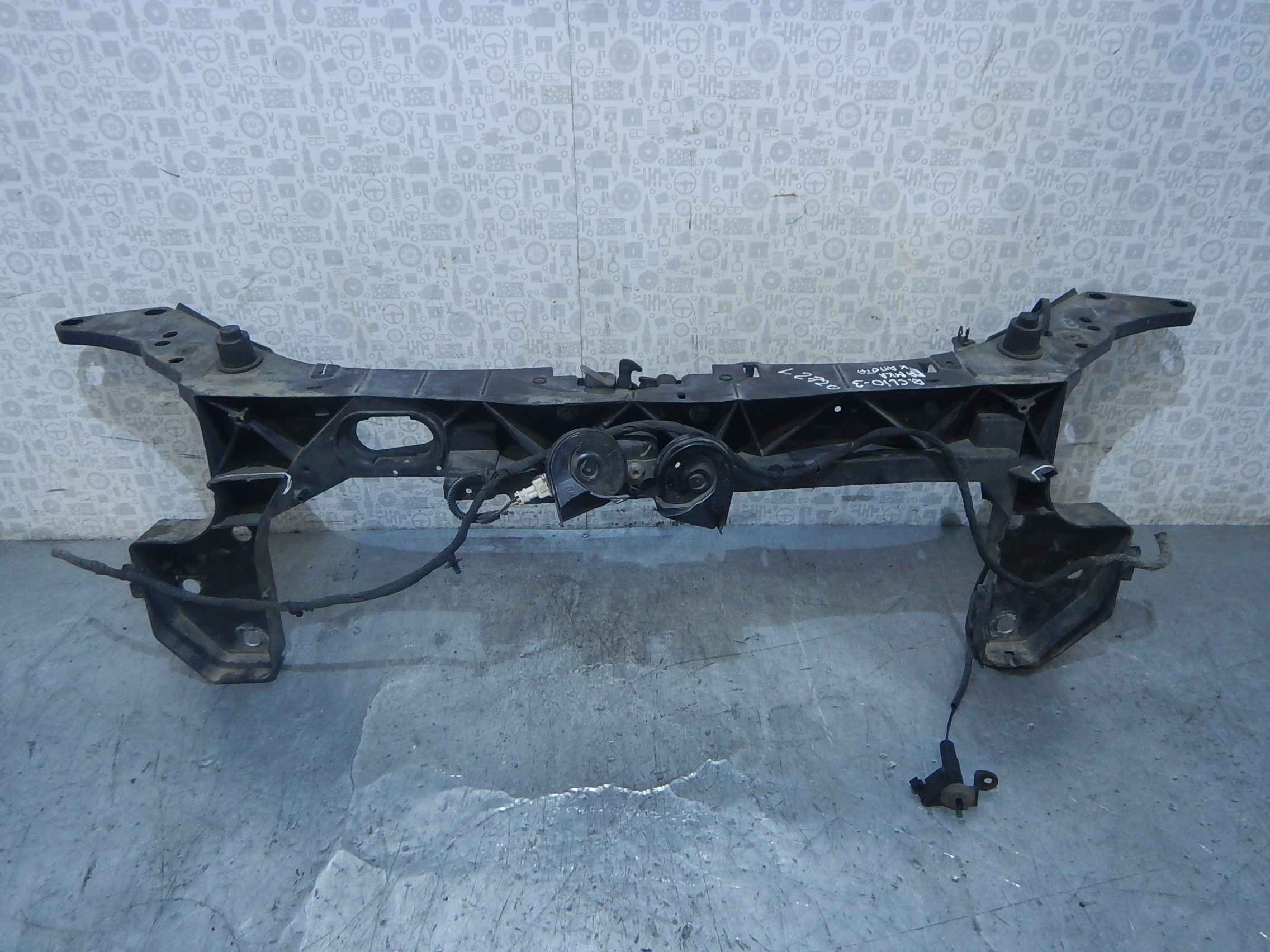 

Панель передняя (телевизор) Renault Clio 3, Clio 3