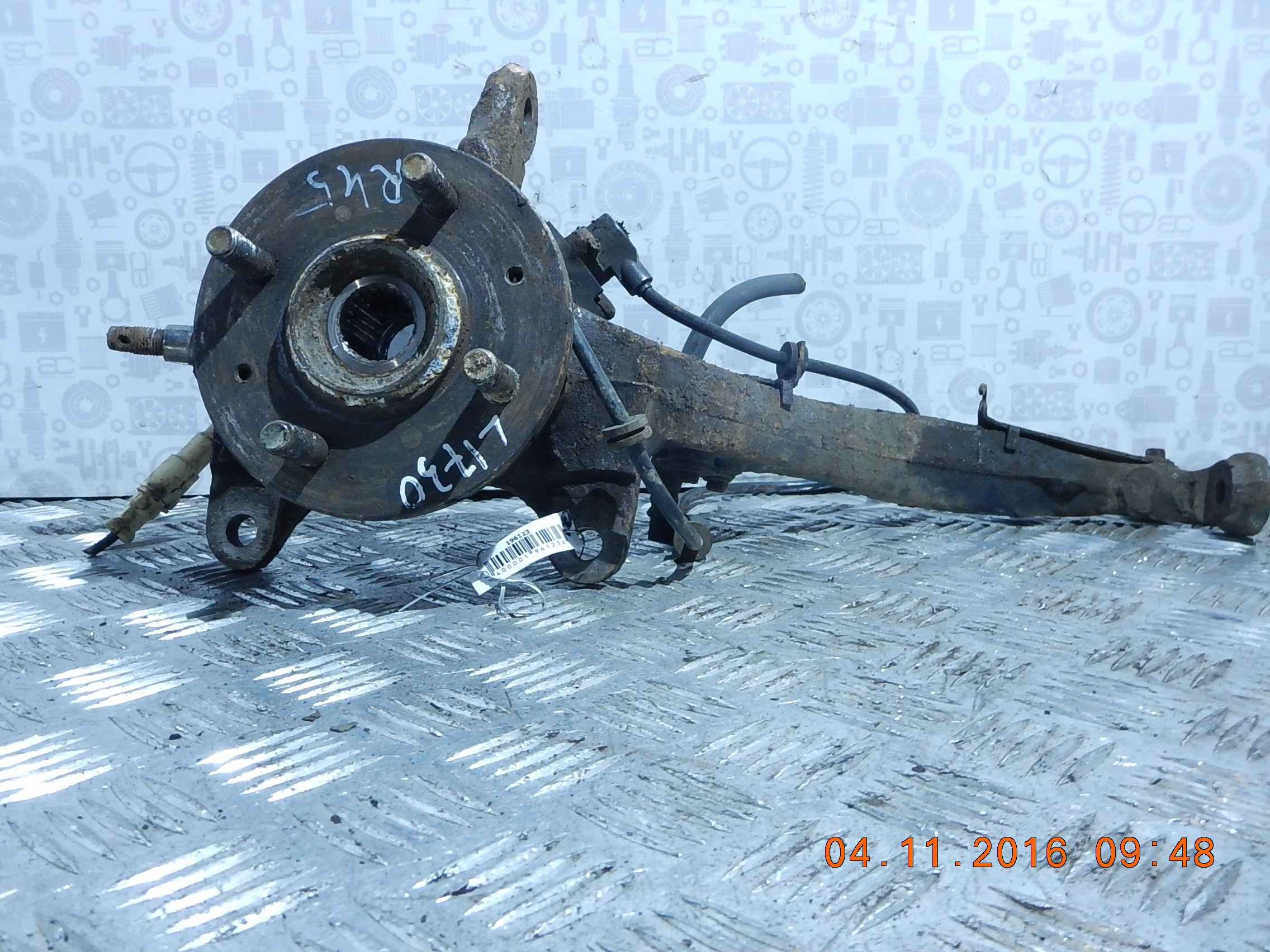 

Ступица (кулак цапфа) передняя правая Rover 45, 45