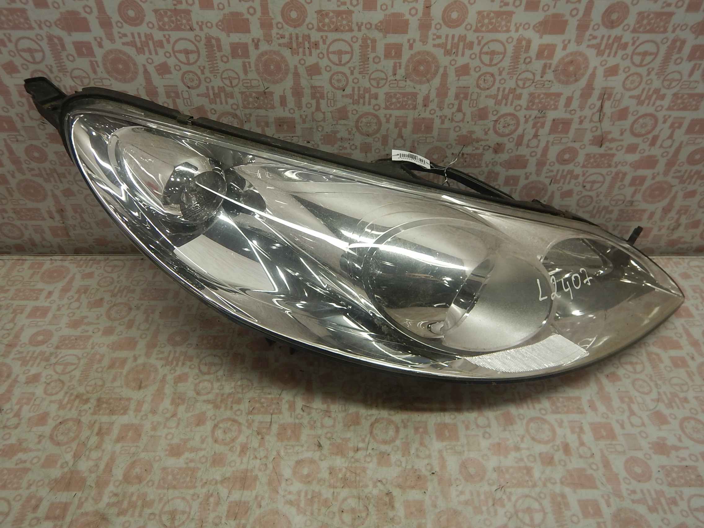 

Фара передняя правая Peugeot 407, 407