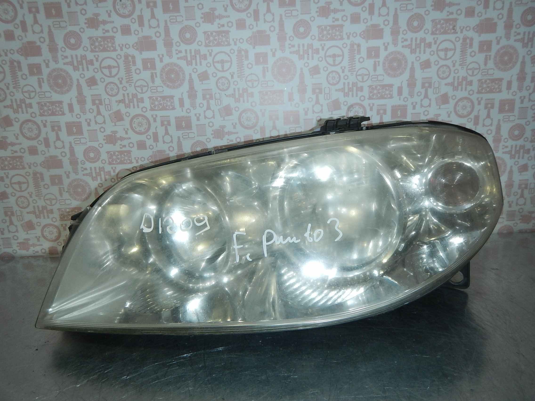 

Фара передняя левая Fiat Punto 2, Punto 2