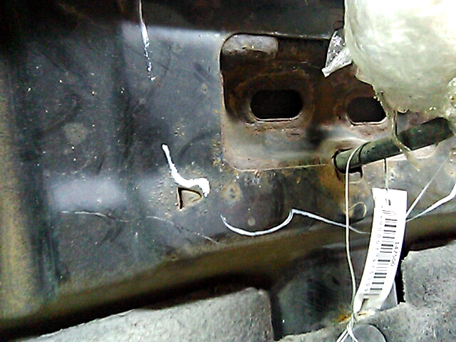 

Капот Ford Fiesta 4, Fiesta 4