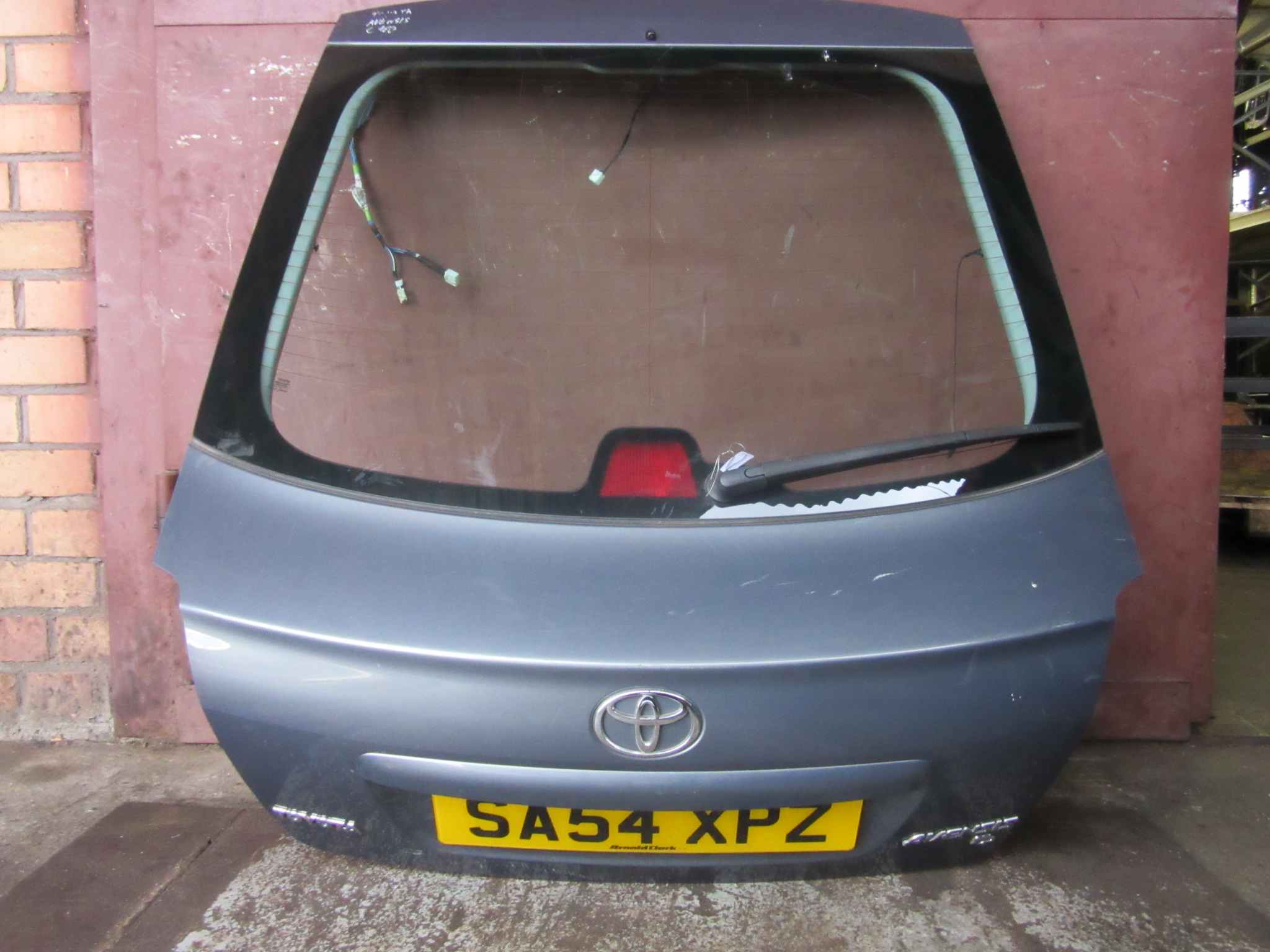 

Крышка (дверь) багажника Toyota Avensis 2, Avensis 2