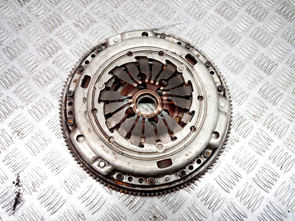 

Маховик (демпфер сцепления) Volkswagen Golf 4, Golf 4