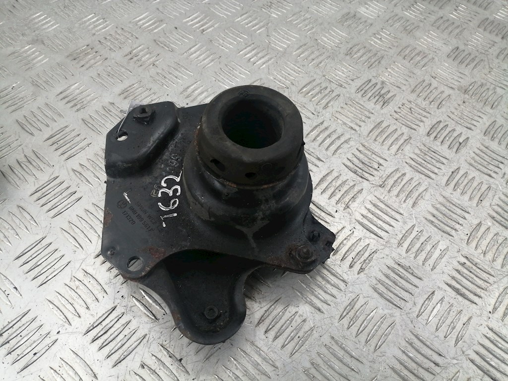 

Подушка крепления КПП Volkswagen Polo 3, Polo 3