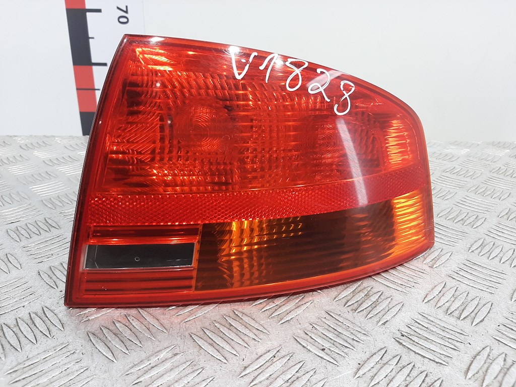 

Фонарь задний правый Audi A4 B7, A4 B7
