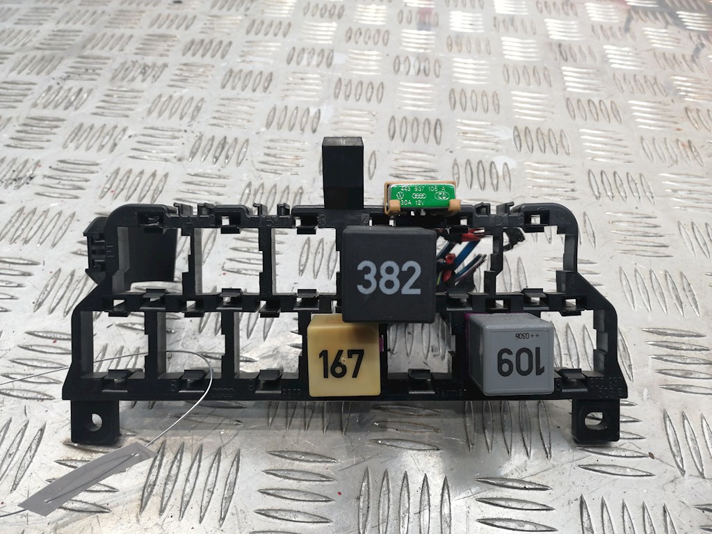 

Блок реле Audi A3 8L, A3 8L