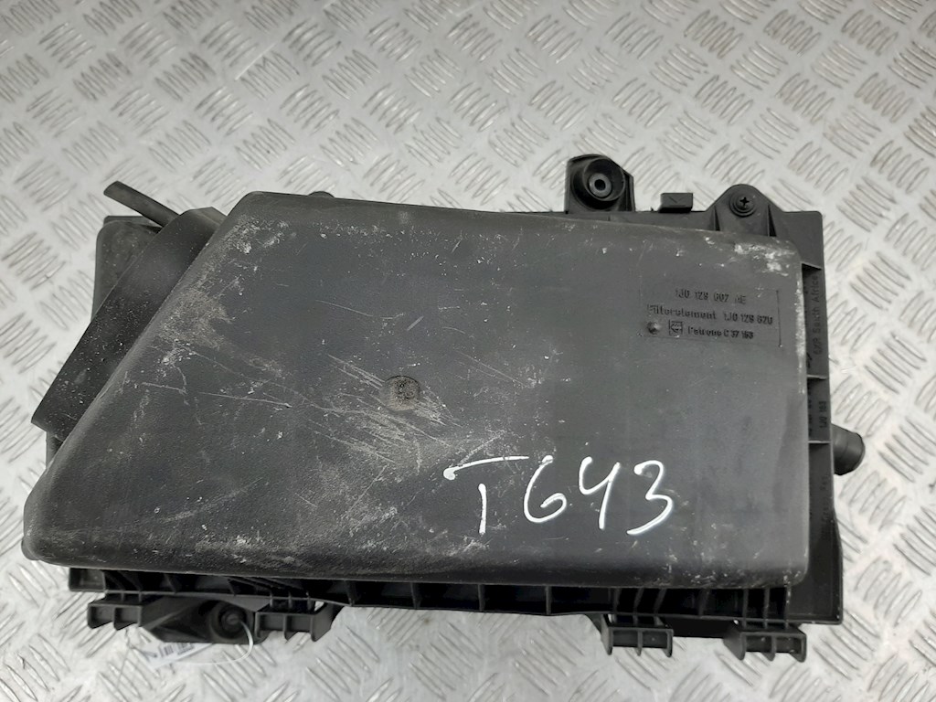 

Корпус воздушного фильтра Audi A3 8L, A3 8L