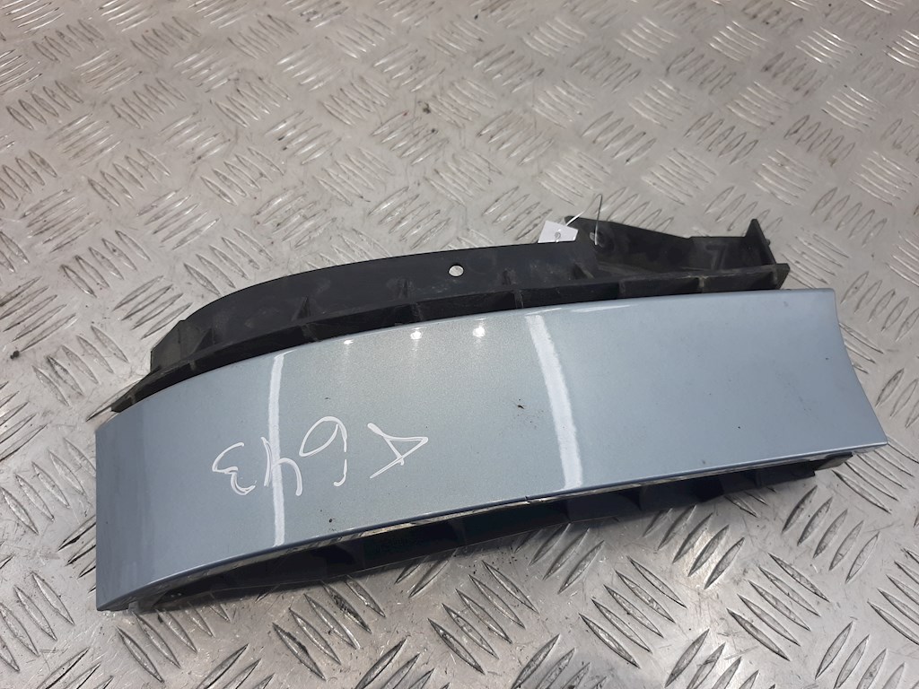 

Накладка под фонарь правая (ресничка) Audi A3 8L, A3 8L
