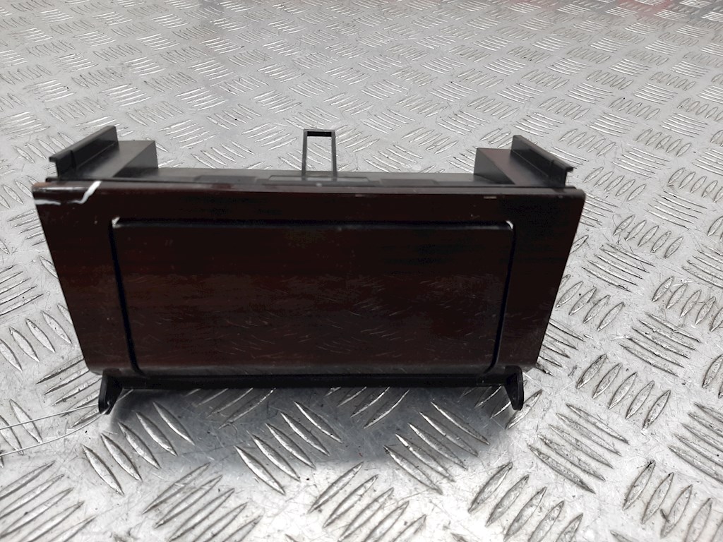 

Пепельница передняя Mercedes W202 (C Class), W202 (C Class)