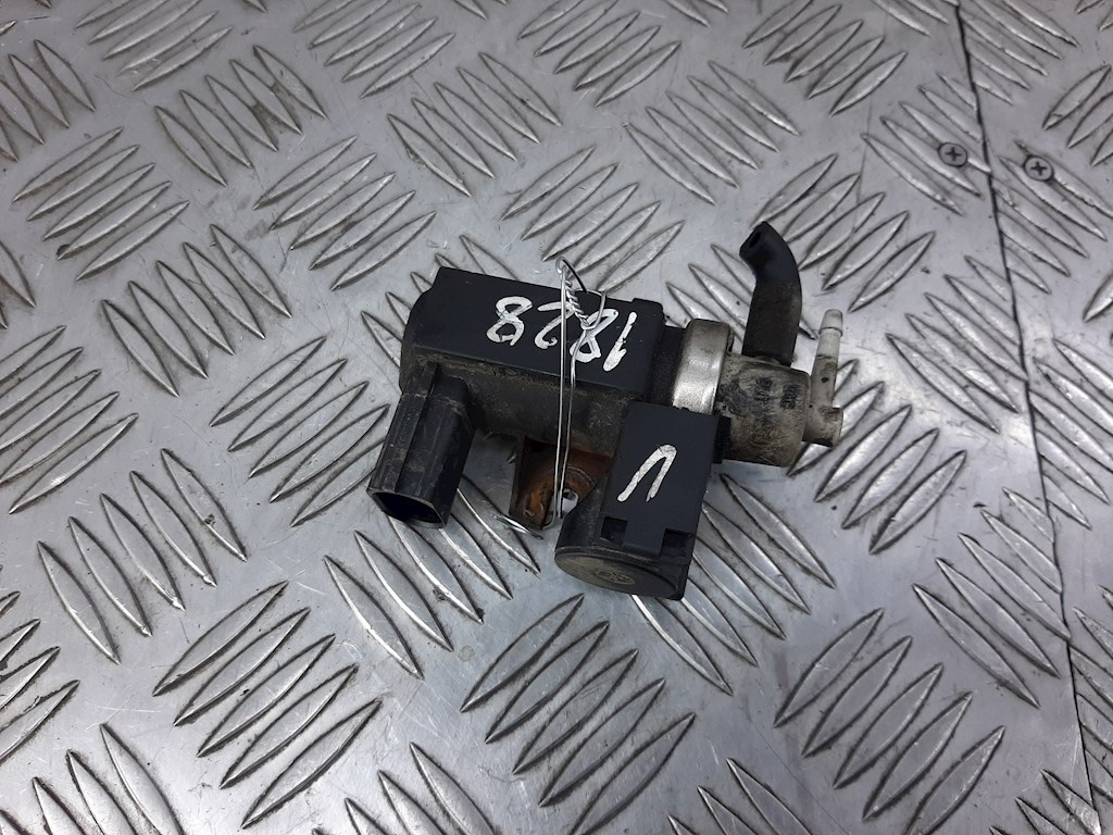 

Клапан воздушный Audi A4 B7, A4 B7