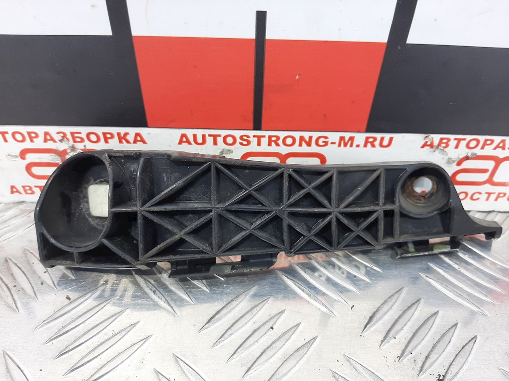 

Кронштейн (крепление) переднего бампера левый Toyota Rav4 3, Rav4 3