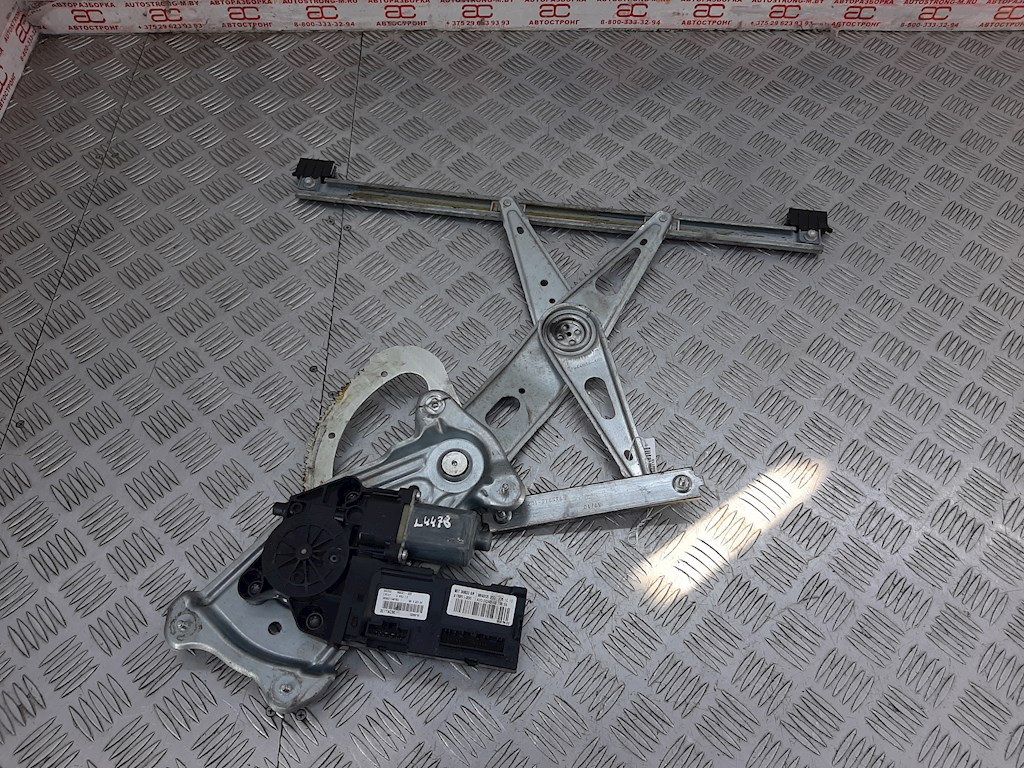 

Стеклоподъемник электрический двери передней правой Renault Scenic 3, Scenic 3