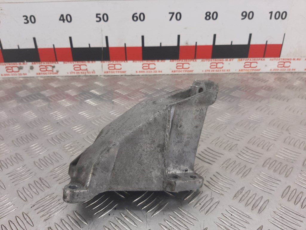 

Кронштейн двигателя (лапа крепления) Volkswagen Passat 5, Passat 5