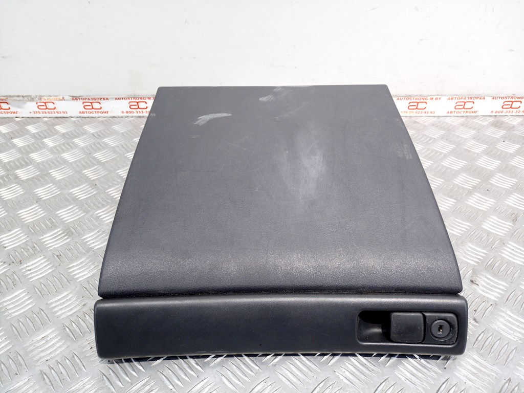 

Бардачок (вещевой ящик) Volvo S40 V40 1, S40 V40 1
