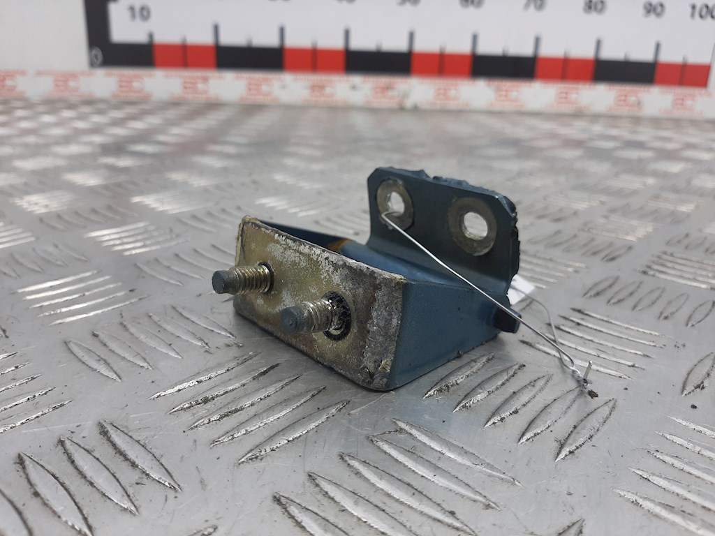 

Петля крышки (двери) багажника Nissan Primera P12, Primera P12