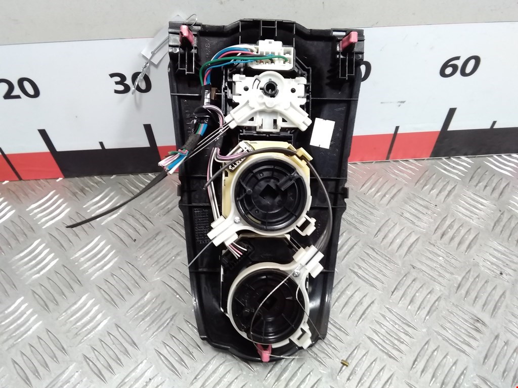 

Переключатель печки Toyota Yaris 2, Yaris 2