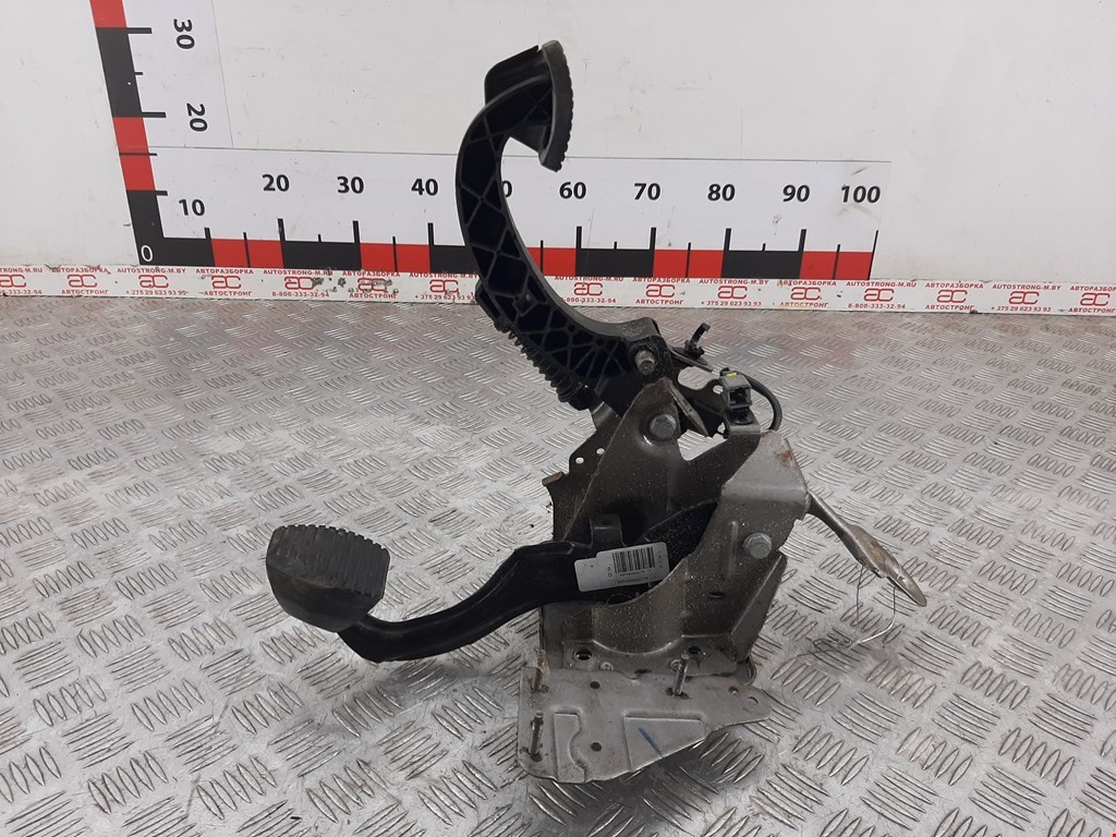 

Педальный узел Peugeot 308 T7, 308 T7