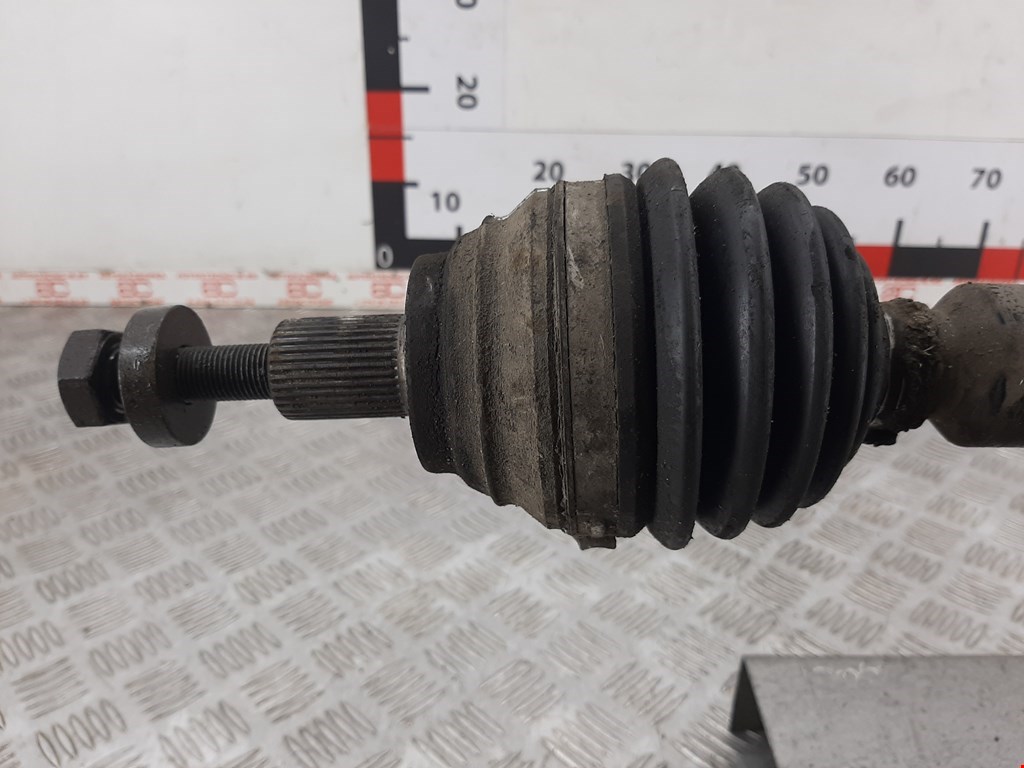 

Полуось передняя правая (приводной вал шрус) Volkswagen Passat 6, Passat 6