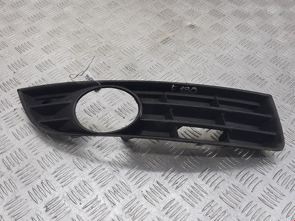 

Решетка (заглушка) в бампер правая Volkswagen Passat 6, Passat 6