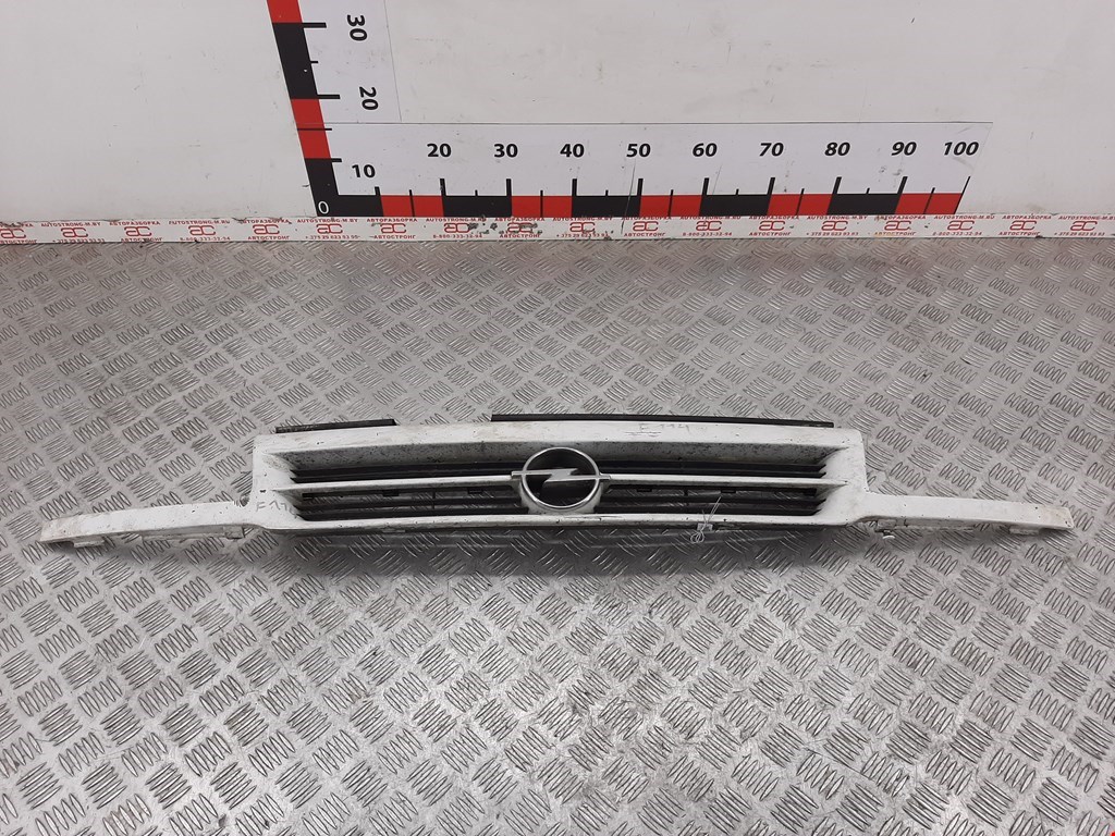 

Решетка радиатора Opel Astra F, Astra F