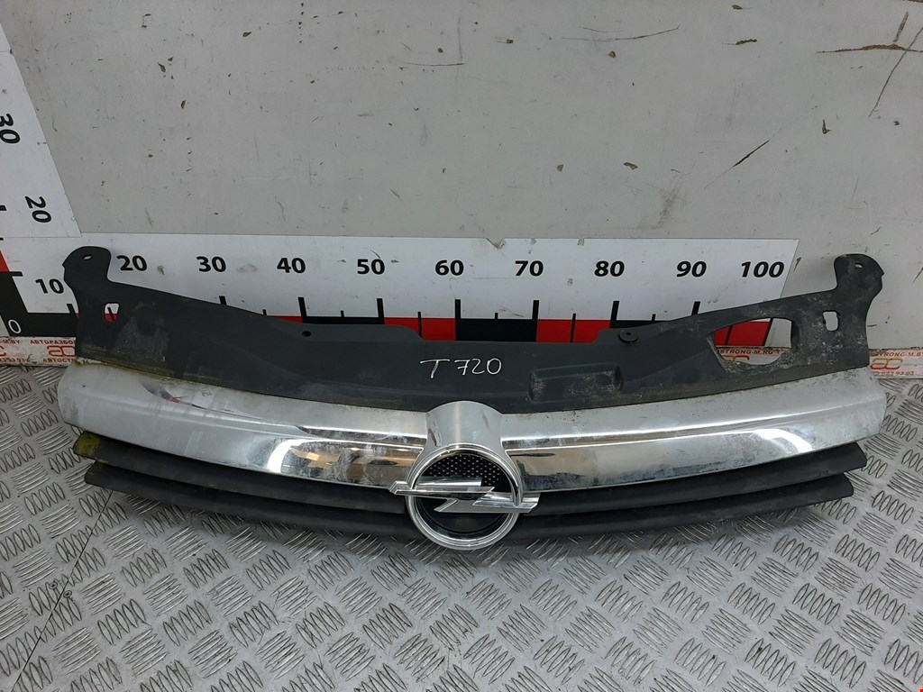

Решетка радиатора Opel Astra H, Astra H