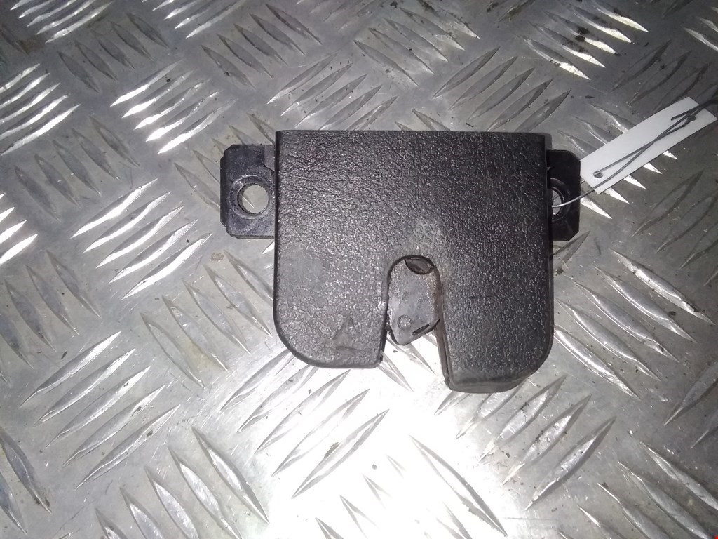 

Замок крышки (двери) багажника Volkswagen Passat 5 GP, Passat 5 GP