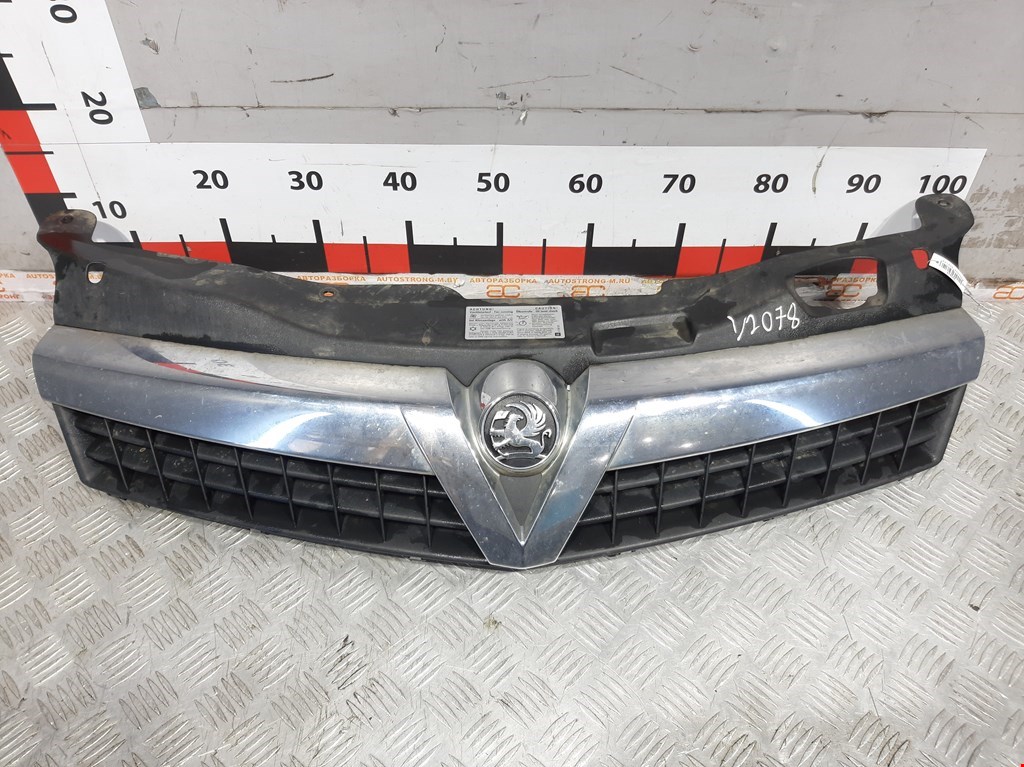 

Решетка радиатора Opel Astra H, Astra H