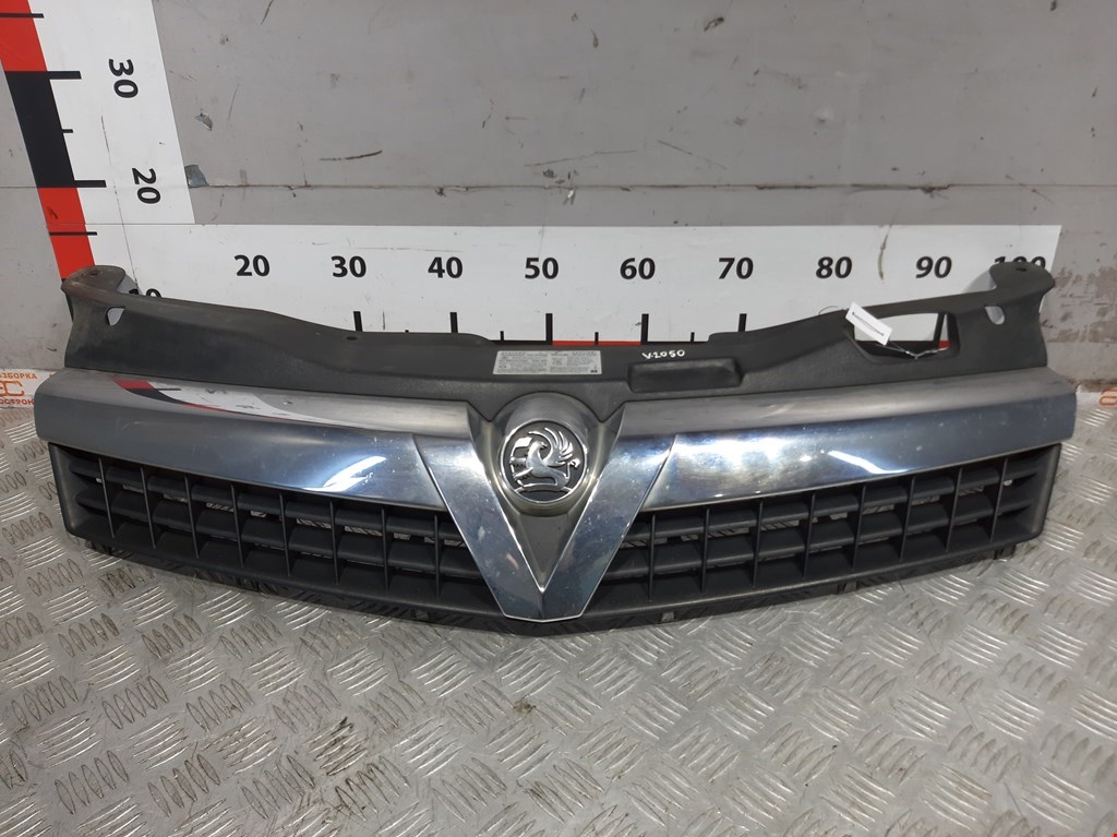 

Решетка радиатора Opel Astra H, Astra H
