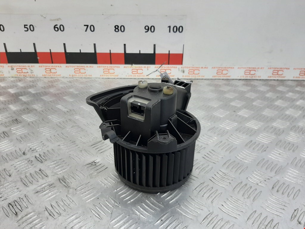 

Моторчик (двигатель) печки Fiat Fiorino, Fiorino