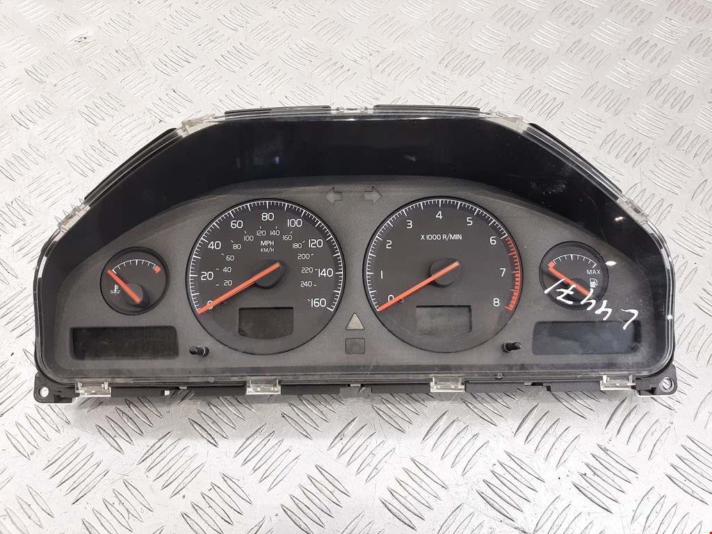 

Панель приборная (щиток приборов) Volvo S80, S80