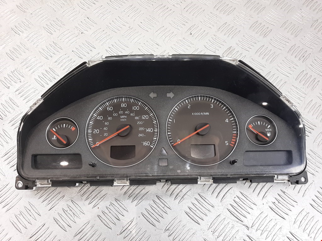 

Панель приборная (щиток приборов) Volvo S60, S60