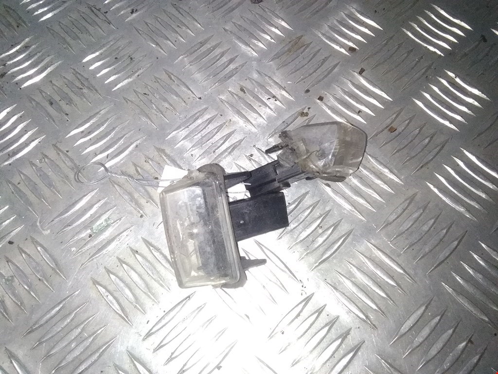 

Подсветка номера Toyota Avensis 3, Avensis 3