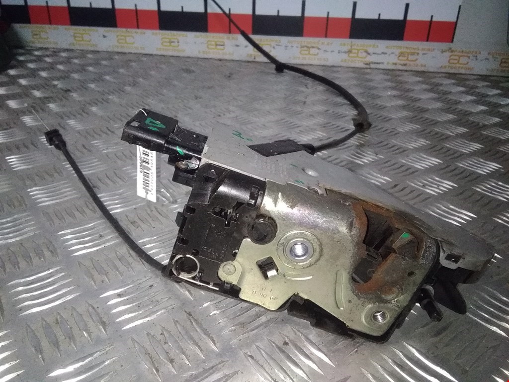 

Замок двери передней правой Peugeot 207, 207
