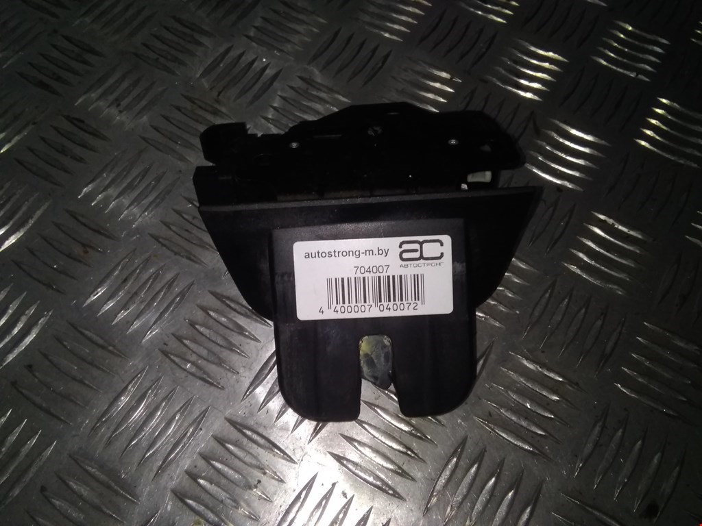 

Замок крышки (двери) багажника Audi A4 B7, A4 B7