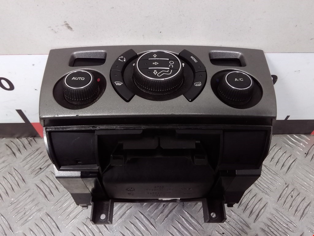 

Переключатель печки Peugeot 308 T7, 308 T7
