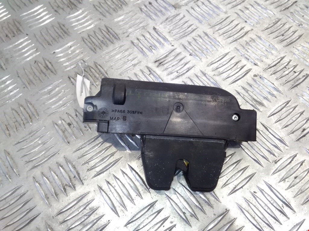 

Замок крышки (двери) багажника Peugeot 307, 307