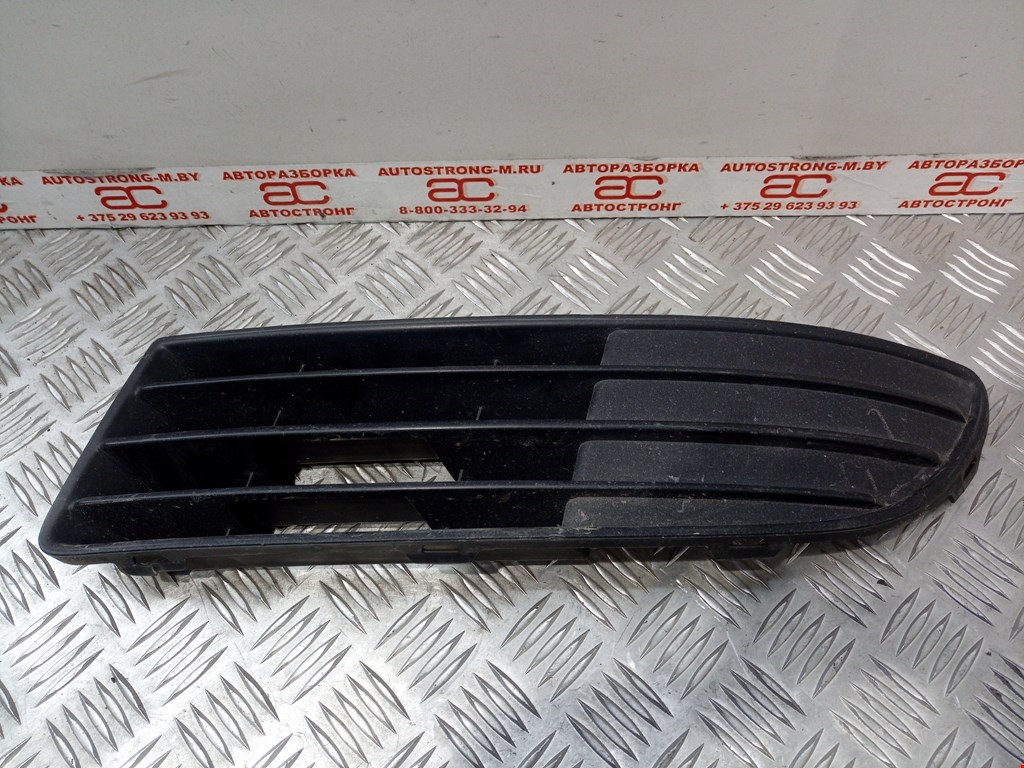 

Решетка (заглушка) в бампер левая Volkswagen Polo 4, Polo 4