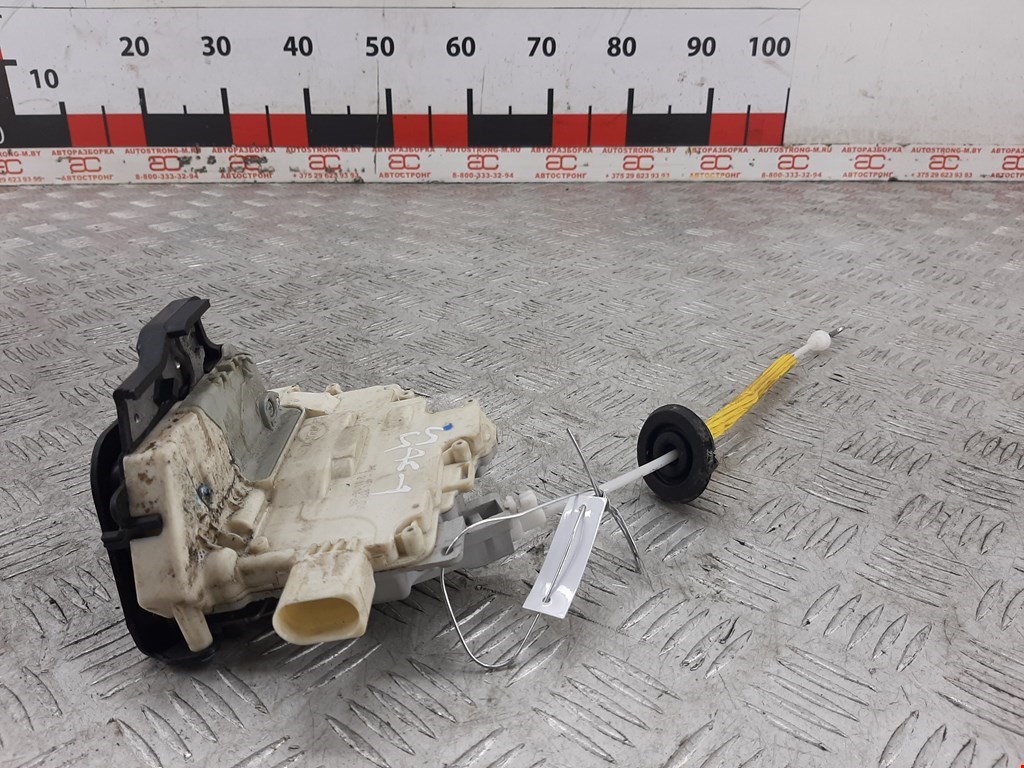 

Замок двери передней правой Audi A3 8P, A3 8P
