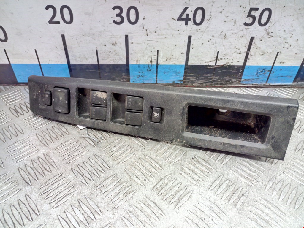 

Блок управления стеклоподъемниками Mazda 5 CR, 5 CR