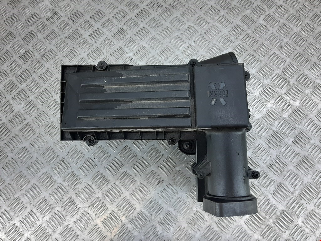 

Корпус воздушного фильтра Audi A3 8P, A3 8P